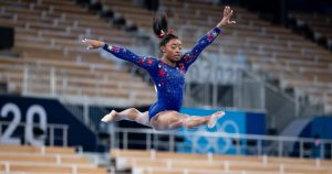 Juegos Olímpicos: Simone Biles se retira de la final por equipos por un problema médico