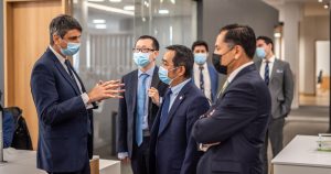 Ministro de Ciencia recibió a ejecutivos de Sinovac por instalación de planta de vacunas