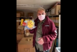 VIDEO - Concejal de Maipú encontró bodega municipal llena de peluches de Renacín y Smapina