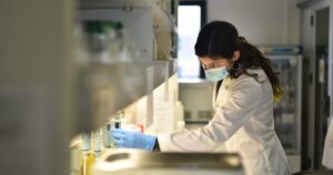 Universidades inician plan de aceleración para secuenciar el COVID-19