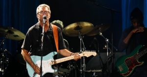 Eric Clapton advierte que no actuará en lugares donde se exija vacuna