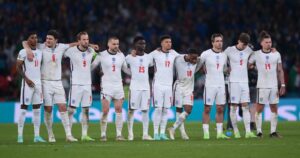 Jugadores ingleses que perdieron los penales en final de la Eurocopa recibieron insultos racistas