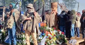 Escoltas armados reaparecen durante funeral de Pablo Marchant