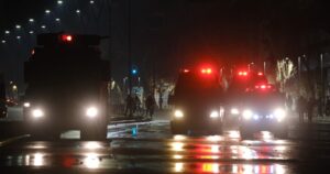 Carabineros detuvo a cinco personas por desórdenes en Plaza Baquedano