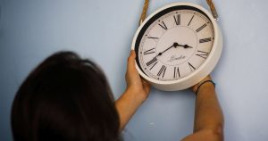 Cómo enfrentar los efectos del cambio de hora de este sábado