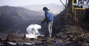 Tirúa: Adolescente habría sido baleada antes de ataque incendiario