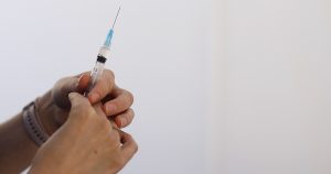 OMS pidió retrasar entrega de tercera dosis de la vacuna contra el COVID-19