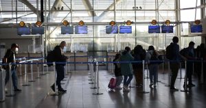 Movilh espera acciones legales contra médico que agredió a funcionarios en aeropuerto