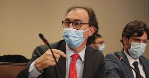 Ministro Figueroa presentó su defensa para la acusación constitucional