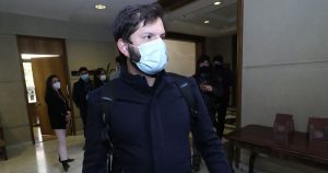 Gabriel Boric sale en defensa de Arancibia: 