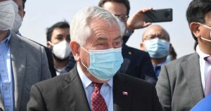 Ministro Paris descartó apertura terrestre de la frontera entre Chile y Argentina