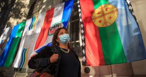 Instalan 27 banderas para conmemorar primer mes de la Convención