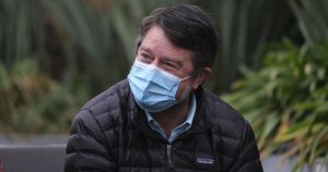 El polémico sillón de Claudio Orrego