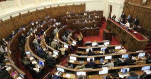 Gobierno por sanciones al negacionismo: 