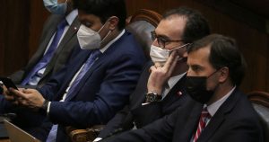 Defensa de ministro Figueroa no invocó cuestión previa en acusación constitucional