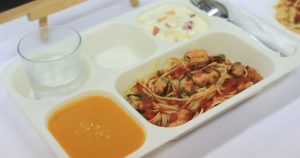 Junaeb reducirá en 50% el consumo de pan de los menús escolares