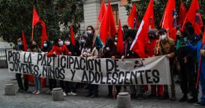 PC pidió rebajar a 16 años la edad para votar en plebiscito de salida