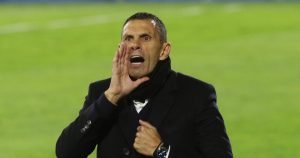 Universidad Católica confirmó la salida de Gustavo Poyet