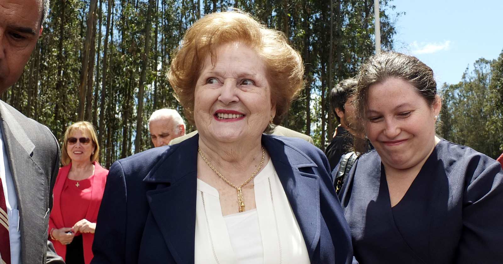 Lucía Hiriart Hospital Militar