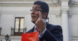 Gino Lorenzini oficializa su candidatura a la presidencia