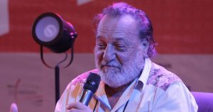 Con pronóstico reservado: Patricio Manns vuelve a ser hospitalizado