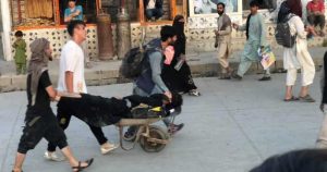 Talibanes condenan explosiones en cercanías del aeropuerto de Kabul