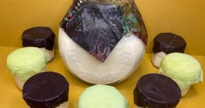 Tela de cera de abeja: conserva tus alimentos en el refrigerador con una alternativa reciclable