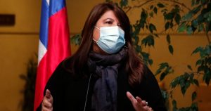 Diputada Mix dona $20 mil a La Maquinita Orellana tras impasse con Luksic