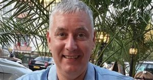 Murió de COVID-19 David Parker, uno de los mayores antivacunas del Reino Unido