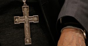 Jesuitas investigan a sacerdote norteamericano por consumo de pornografía infantil