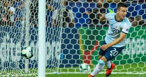 Suspenden partido entre Brasil y Argentina tras irrupción de equipo sanitario