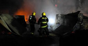 Matrimonio quedó en riesgo vital tras ataque incendiario en La Araucanía