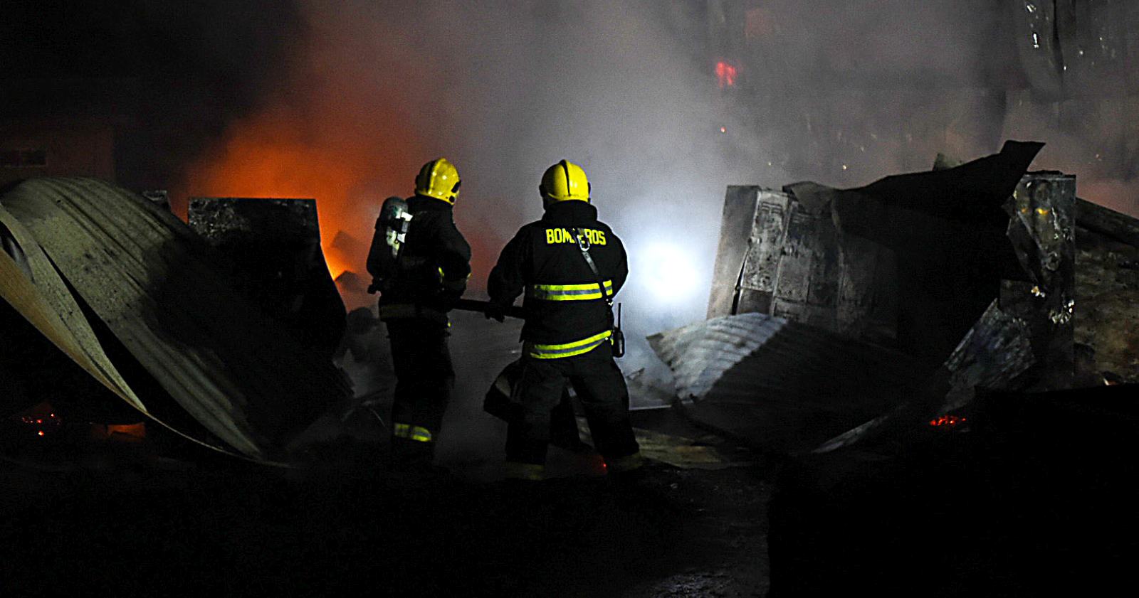 matrimonio ataque incendiario