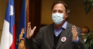 A un mes de anunciar que no apoyaría un cuarto retiro, Matías Walker dará su voto a causa de la 