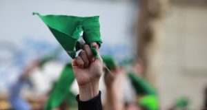 Despenalización del aborto avanza en la Cámara pese a división en la DC