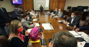 Cuarto retiro: declaran inadmisible indicación del FA sobre impuestos