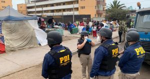 Desalojan carpas con migrantes en la Plaza Brasil de Iquique