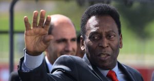 Pelé fue operado por un tumor en el colon