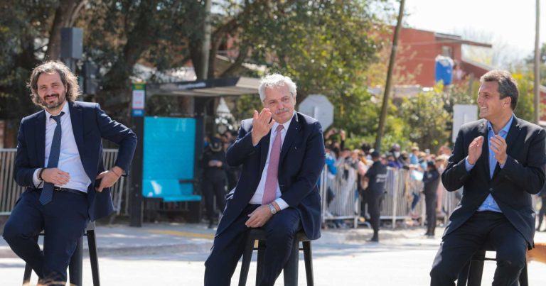 Alberto Fernández tomó juramento a sus nuevos ministros en medio de crisis oficialista