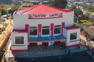 Subdere entrega recursos para finalizar restauración de histórico Teatro de Lota