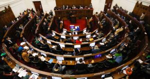 Cadem: confianza en la Convención cae y 86% piensa que Rojas Vade debe renunciar