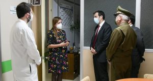 Ministro Delgado visitó a carabinero baleado en La Florida: 