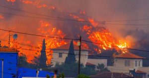 VIDEOS – Así penetró la lava en las casas en la isla española de La Palma
