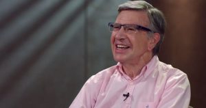 Joaquín Lavín reveló por qué autorizó desnudo masivo con Tunick