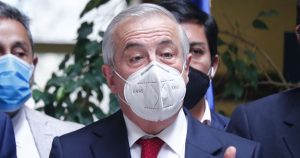 Mañalich dispara contra candidatos que hacen campaña con cuarto retiro: 