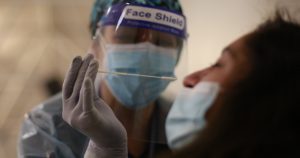 Balance COVID-19: Minsal reportó 1.201 casos nuevos y positividad que superó el 3%