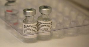 Expertos recomiendan a la FDA aprobar el uso de vacuna Pfizer a partir de los 5 años
