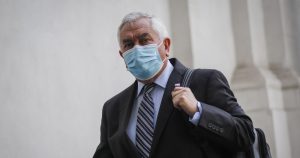 Ministro Paris proyecta meta de vacunación de refuerzo para bajar los casos