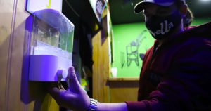 Región Metropolitana retrocederá a fase de preparación por aumento de casos de COVID-19