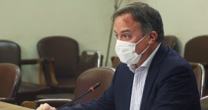 Walker pidió esperar por la acusación a Piñera: 